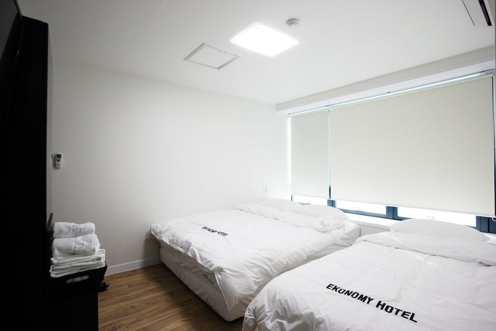Ekonomy Hotel Myeongdong Central Seoul Ngoại thất bức ảnh