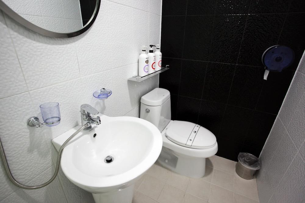Ekonomy Hotel Myeongdong Central Seoul Ngoại thất bức ảnh
