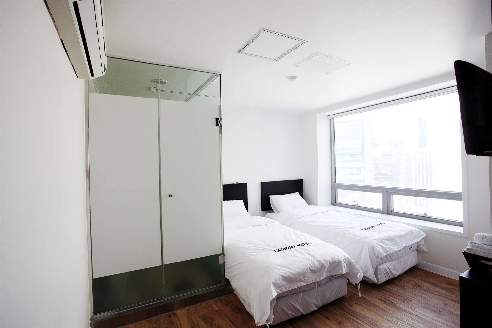 Ekonomy Hotel Myeongdong Central Seoul Ngoại thất bức ảnh