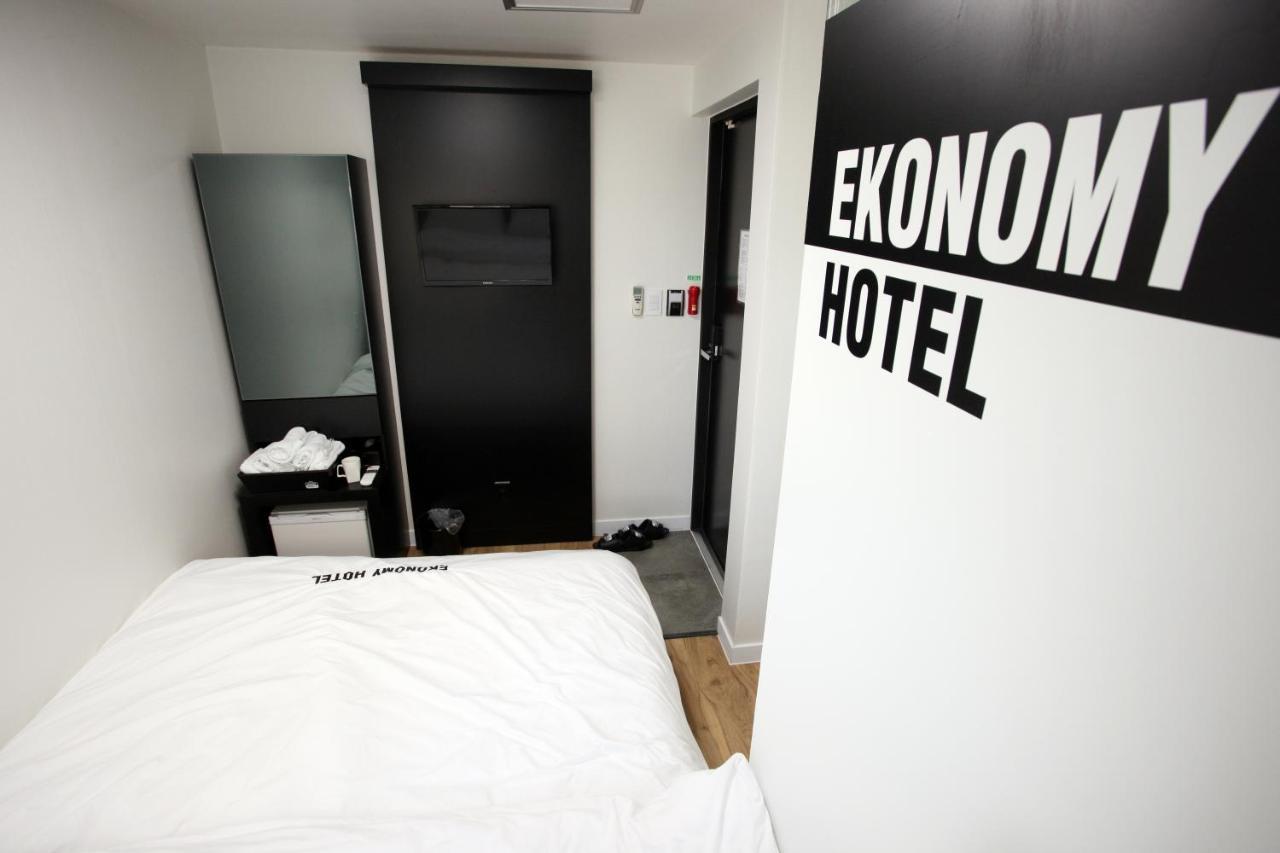 Ekonomy Hotel Myeongdong Central Seoul Ngoại thất bức ảnh