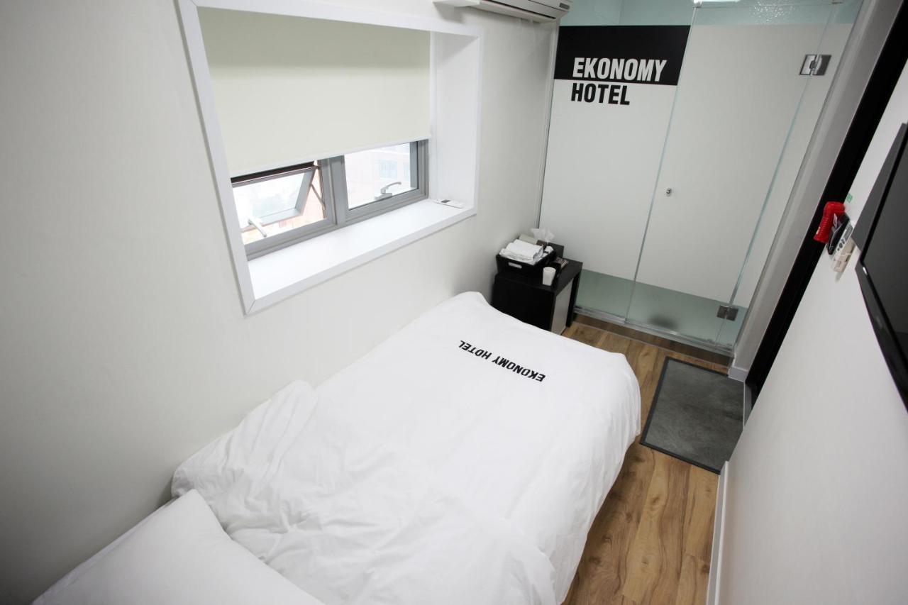Ekonomy Hotel Myeongdong Central Seoul Ngoại thất bức ảnh